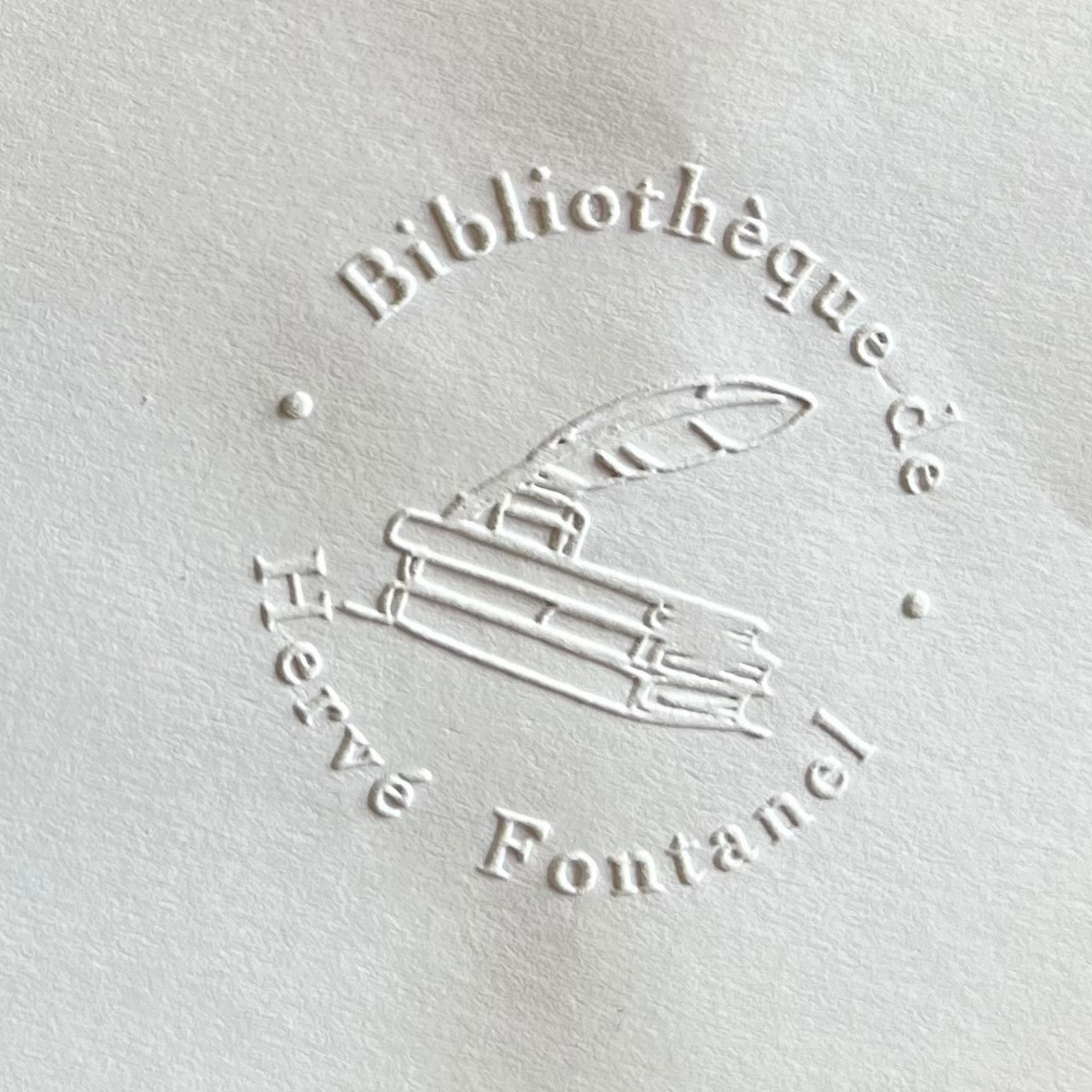 Pince à gaufrer - Modèle « Pile à lire »